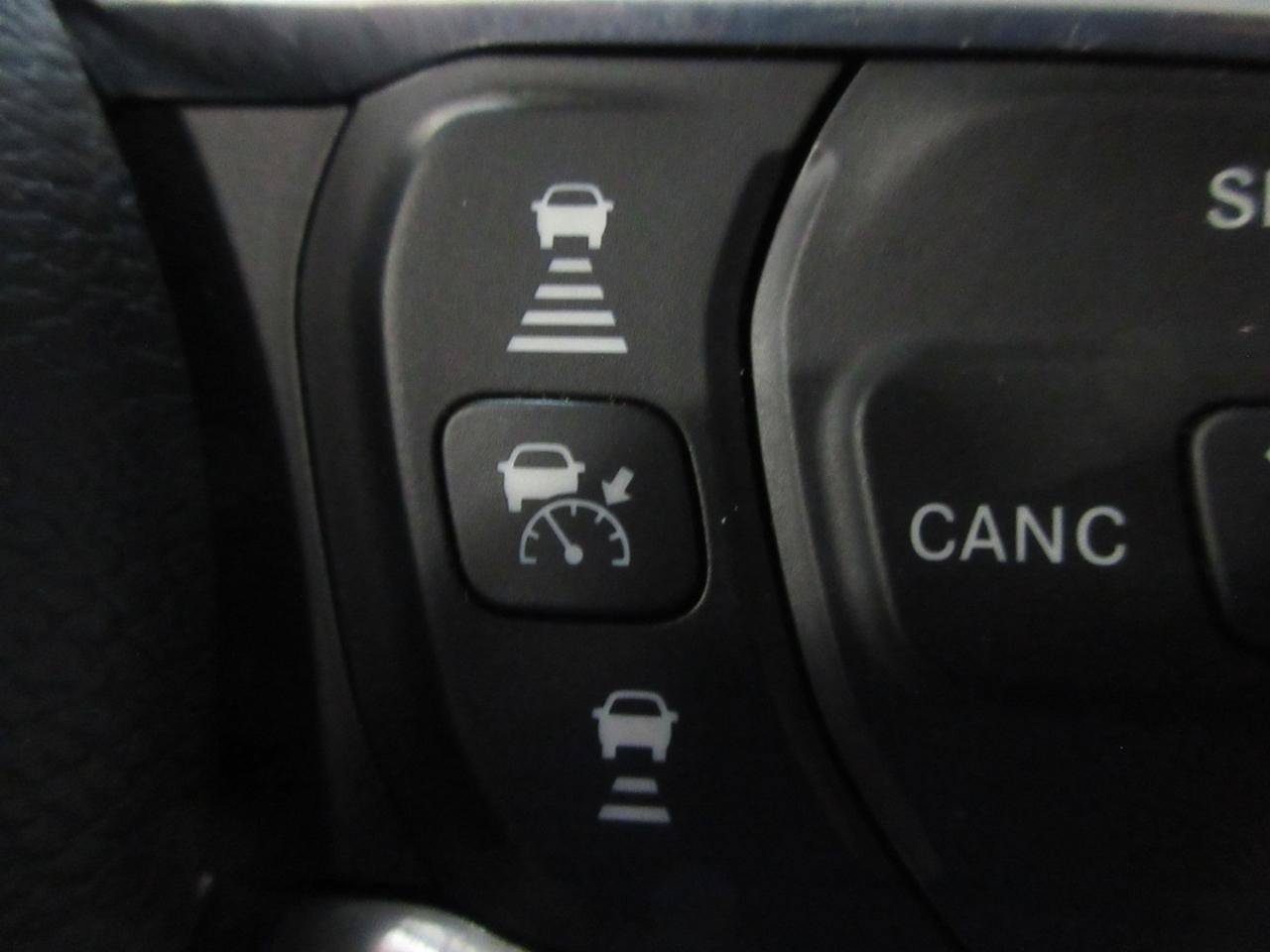 Used 2024 Jeep Wrangler Unlimited Sahara w/ Technology Group AWD/4WD image 19