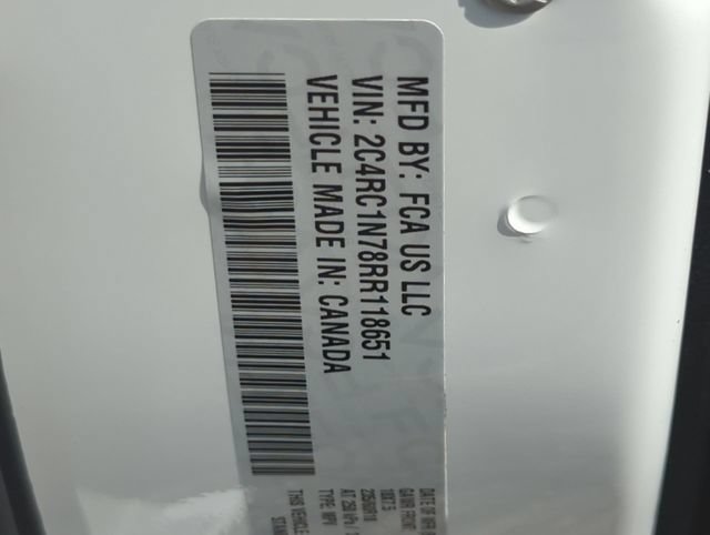 Used 2024 Chrysler Pacifica Pinnacle FWD image 30