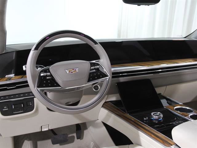 Certified 2025 Cadillac Escalade ESV Sport Platinum image 8