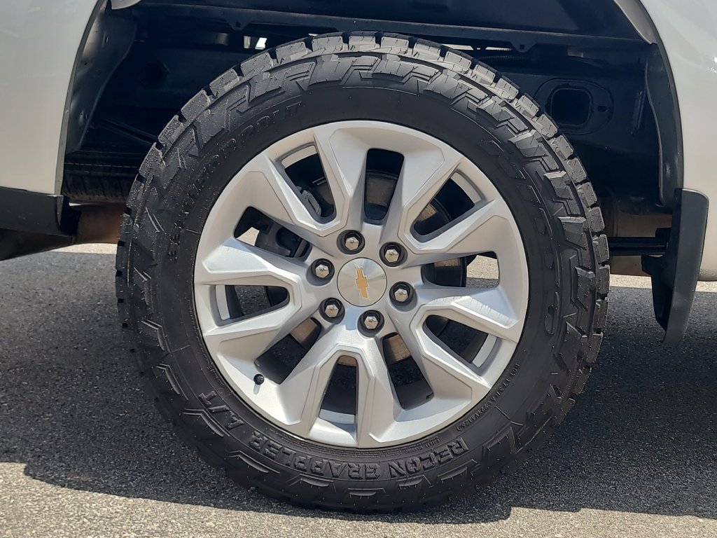 Used 2022 Chevrolet Silverado 1500 Custom AWD/4WD image 5
