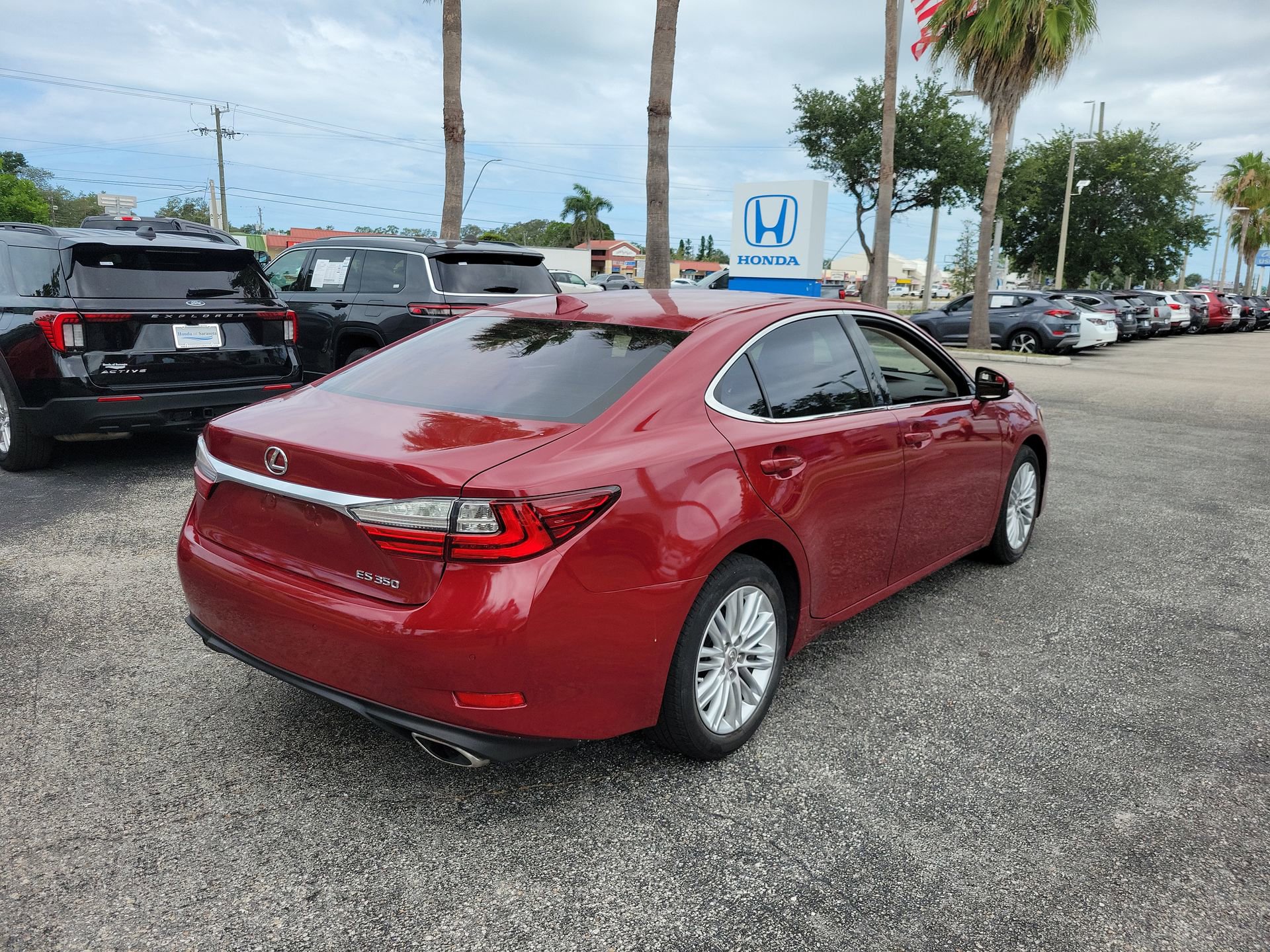 Used 2016 Lexus ES 350 w/ Luxury Package w/Wood Trim FWD image 6