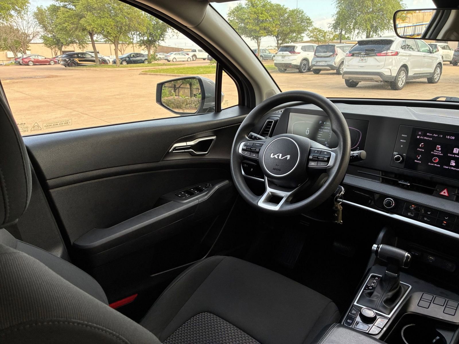 Used 2024 Kia Sportage LX image 37