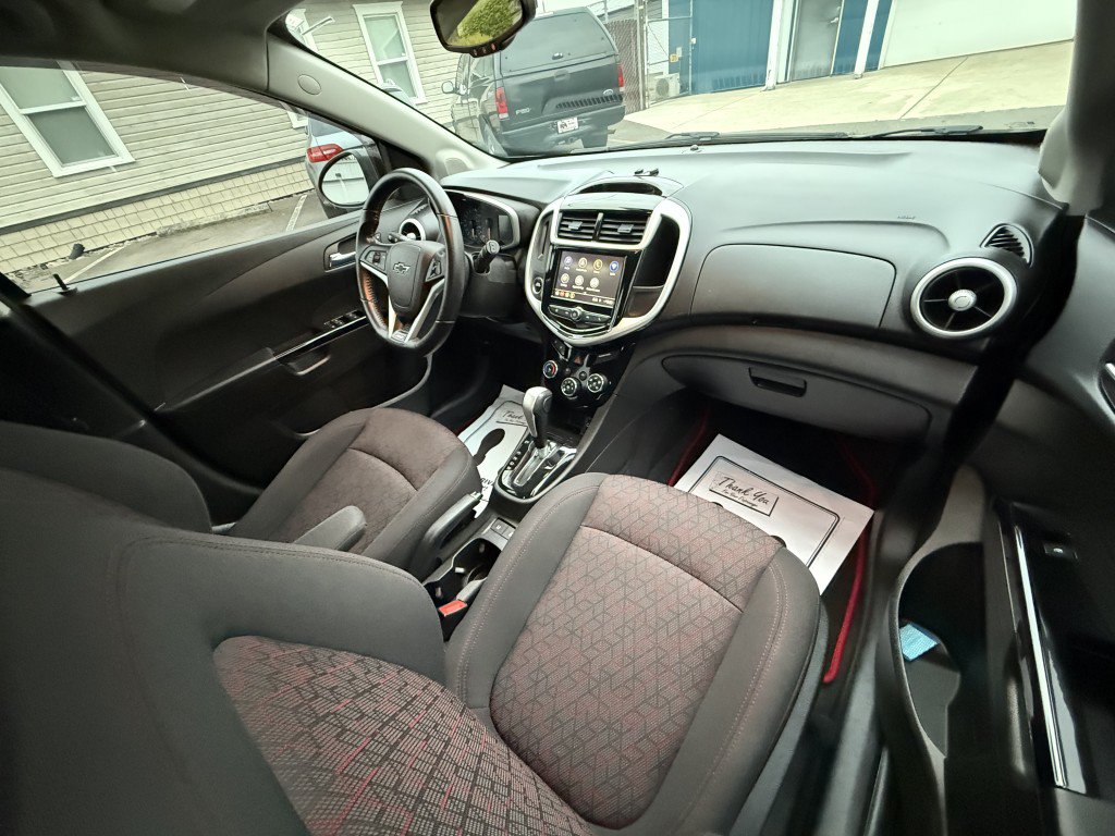 Used 2020 Chevrolet Sonic LT w/ Convenience Package FWD image 13