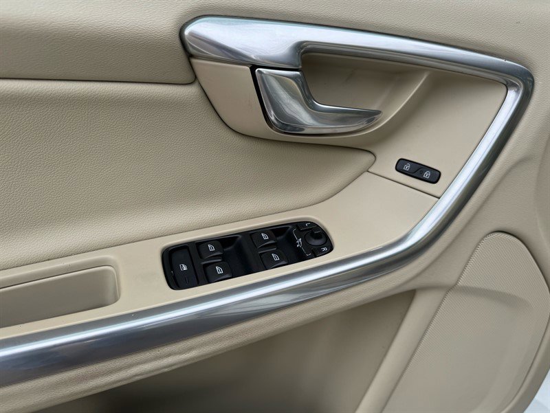 Used 2016 Volvo S60 T5 Premier w/ Convenience Package image 12