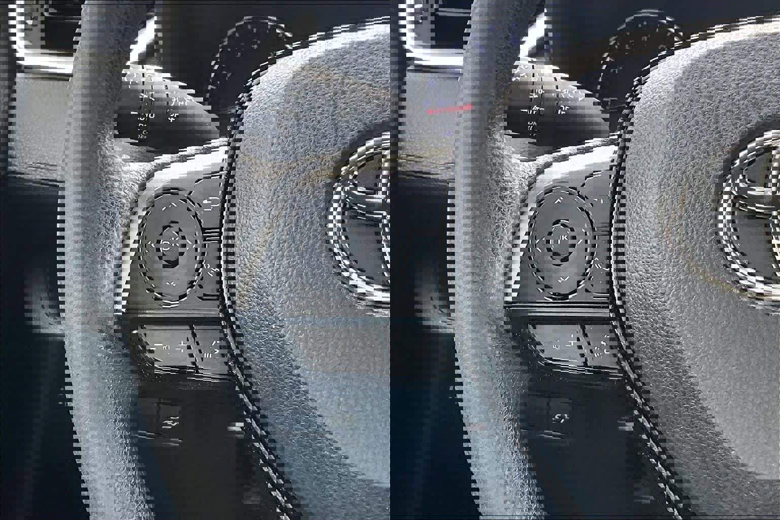 Used 2021 Toyota RAV4 XLE w/ Convenience Package image 22