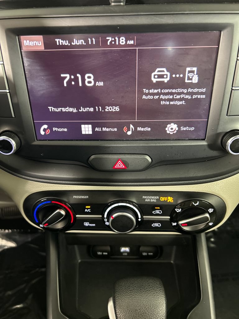Used 2025 Kia Soul LX w/ LX Technology Package FWD image 14
