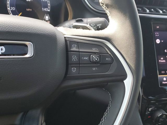 Used 2025 Jeep Grand Cherokee Laredo X image 25