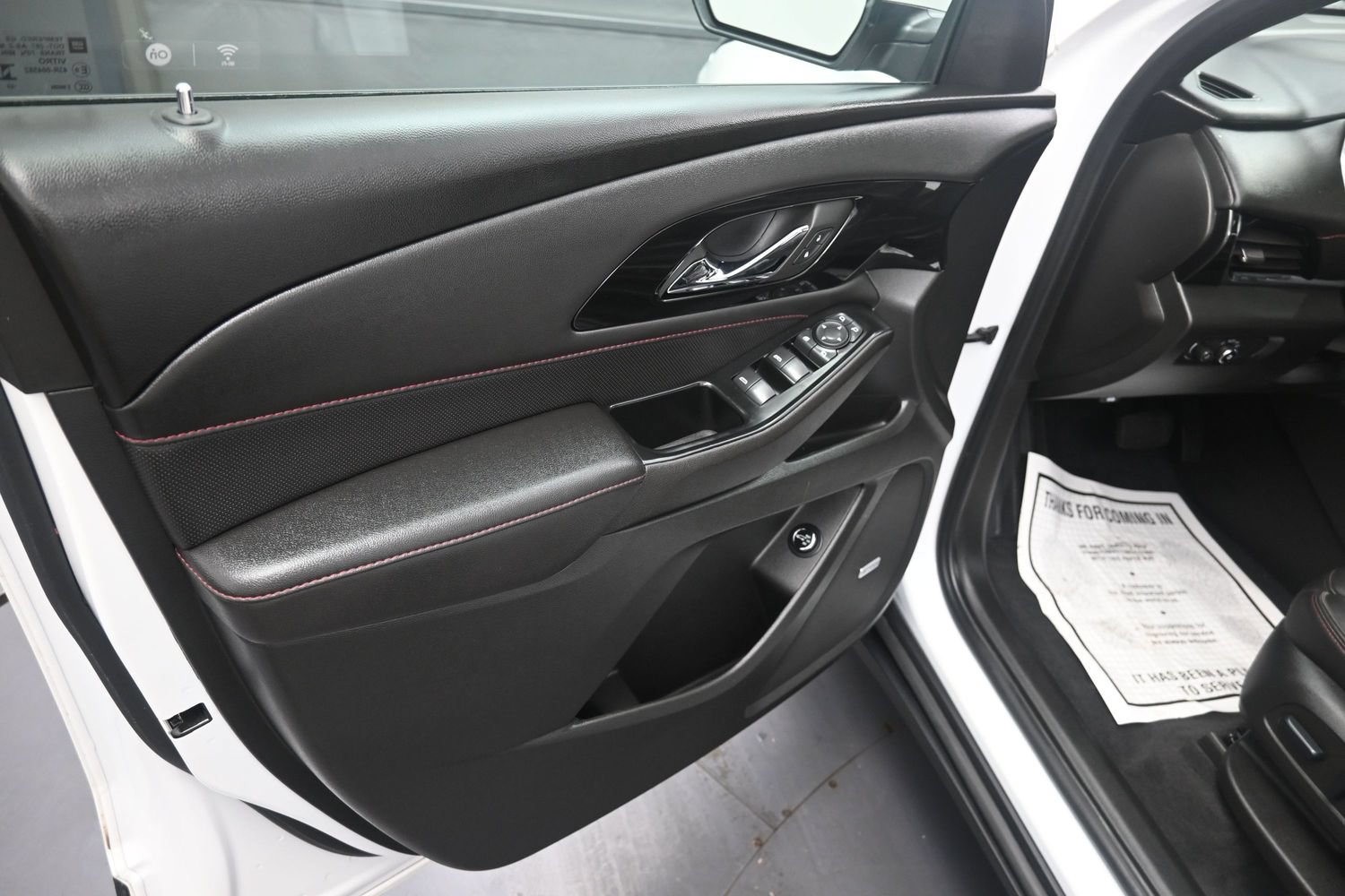 Used 2023 Chevrolet Traverse RS AWD/4WD image 15