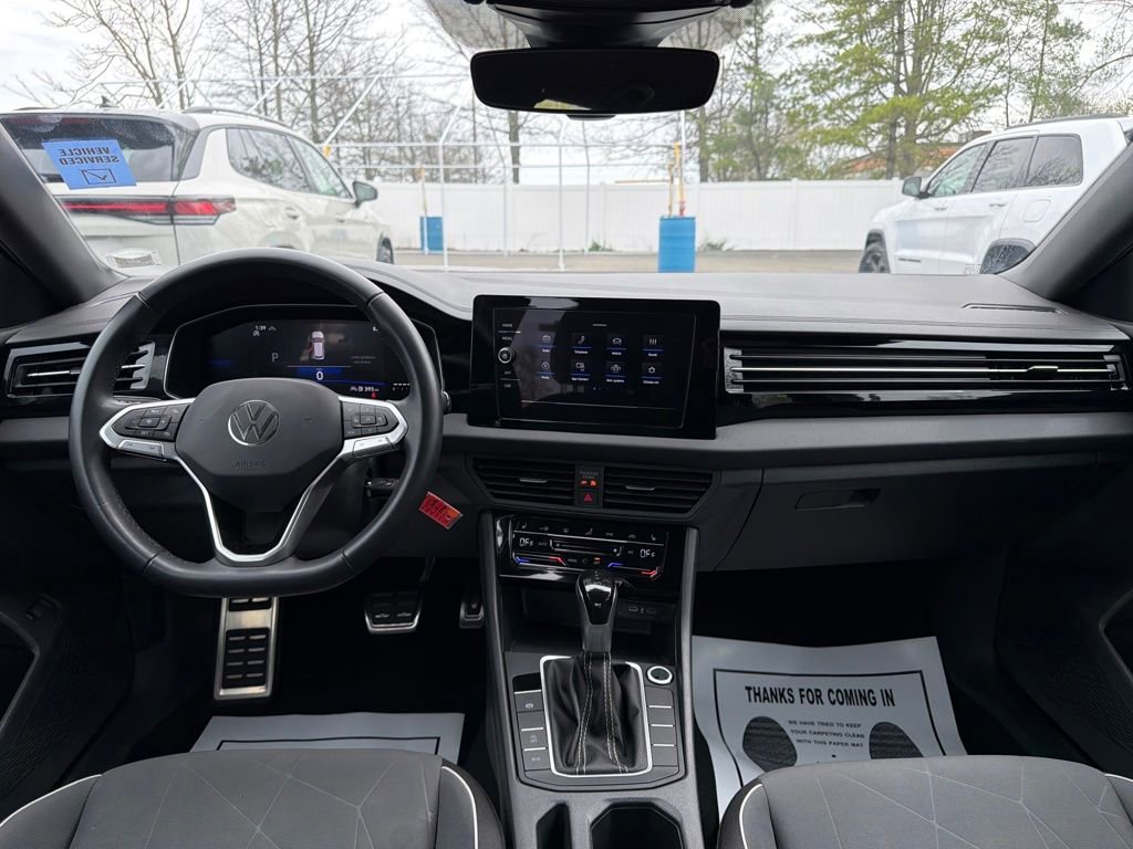 Used 2025 Volkswagen Jetta Sport FWD image 14