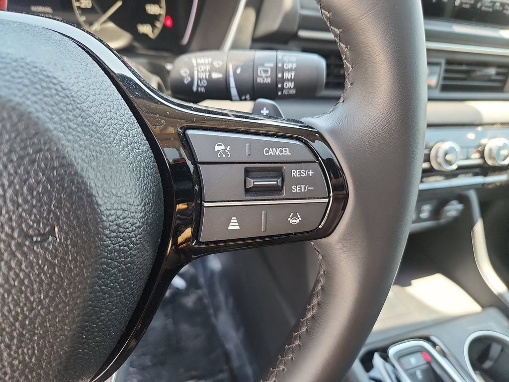 Certified 2025 Honda Pilot Touring image 19