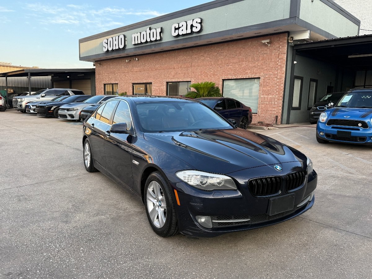 Used 2013 BMW 528i xDrive Sedan AWD/4WD image 2