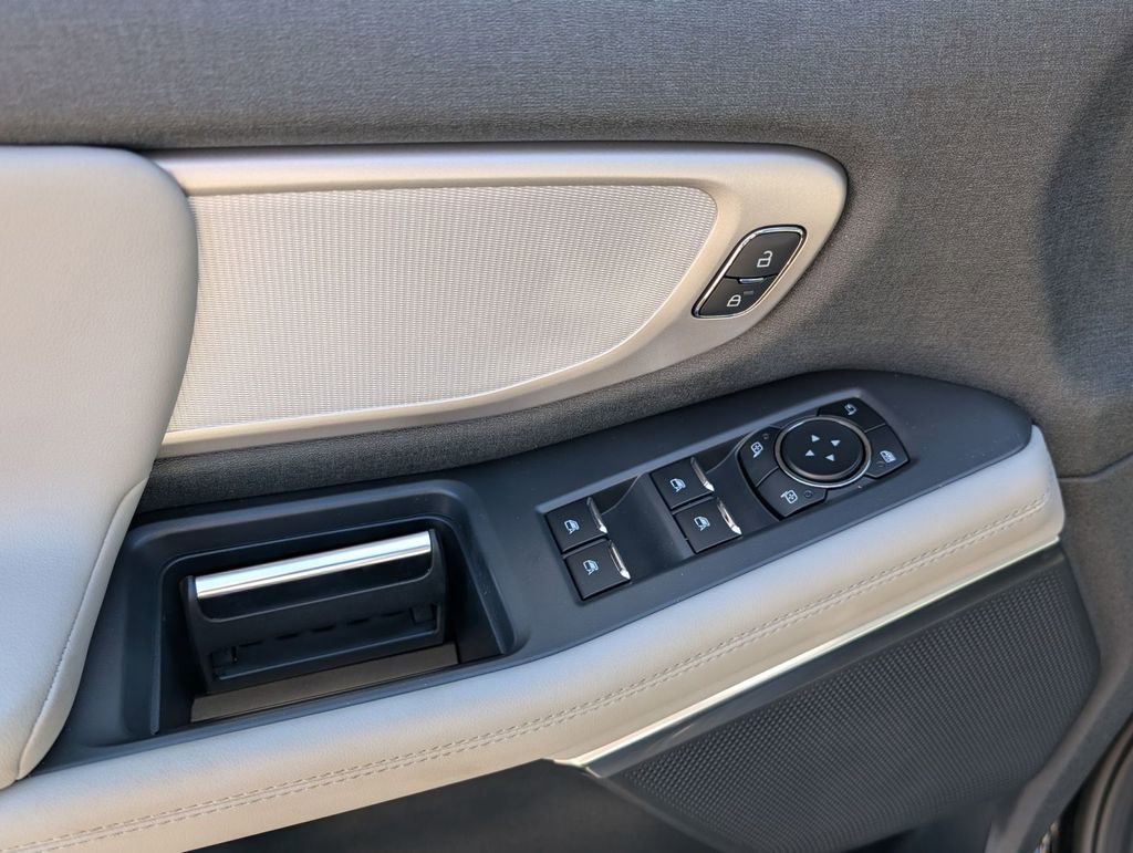 New 2026 Ford Expedition Active image 30