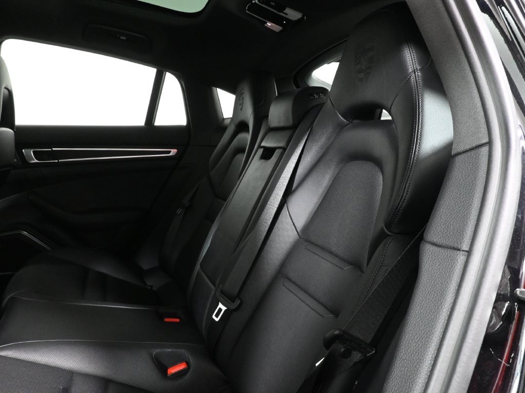Used 2023 Porsche Panamera 4 Platinum Edition AWD/4WD image 7