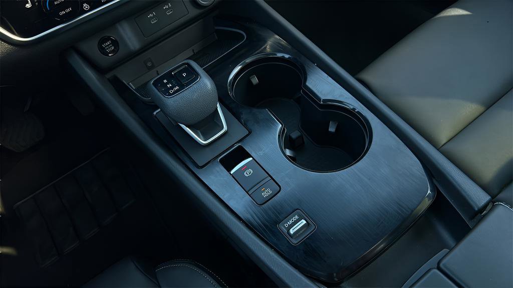 Used 2024 Nissan Rogue SL w/ SL Premium Package image 11