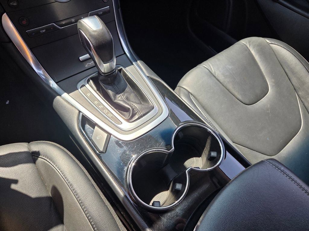 Used 2016 Ford Edge Titanium image 26