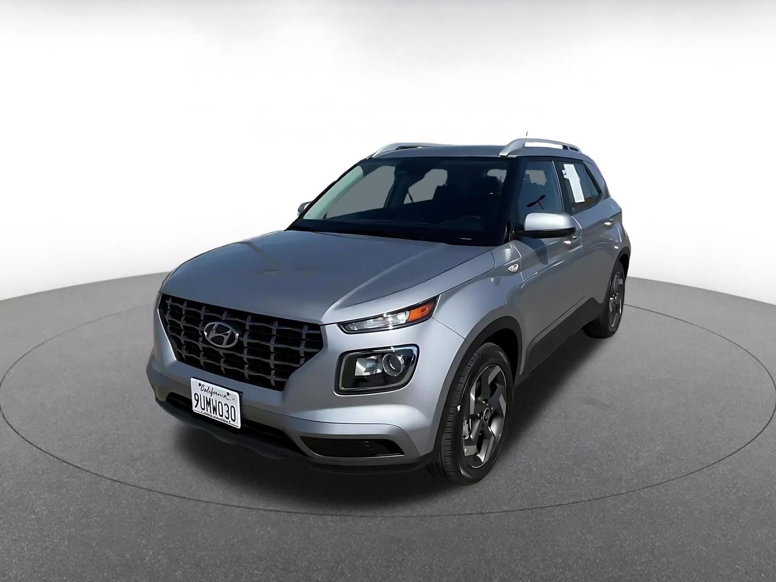 Used 2025 Hyundai Venue SEL image 7