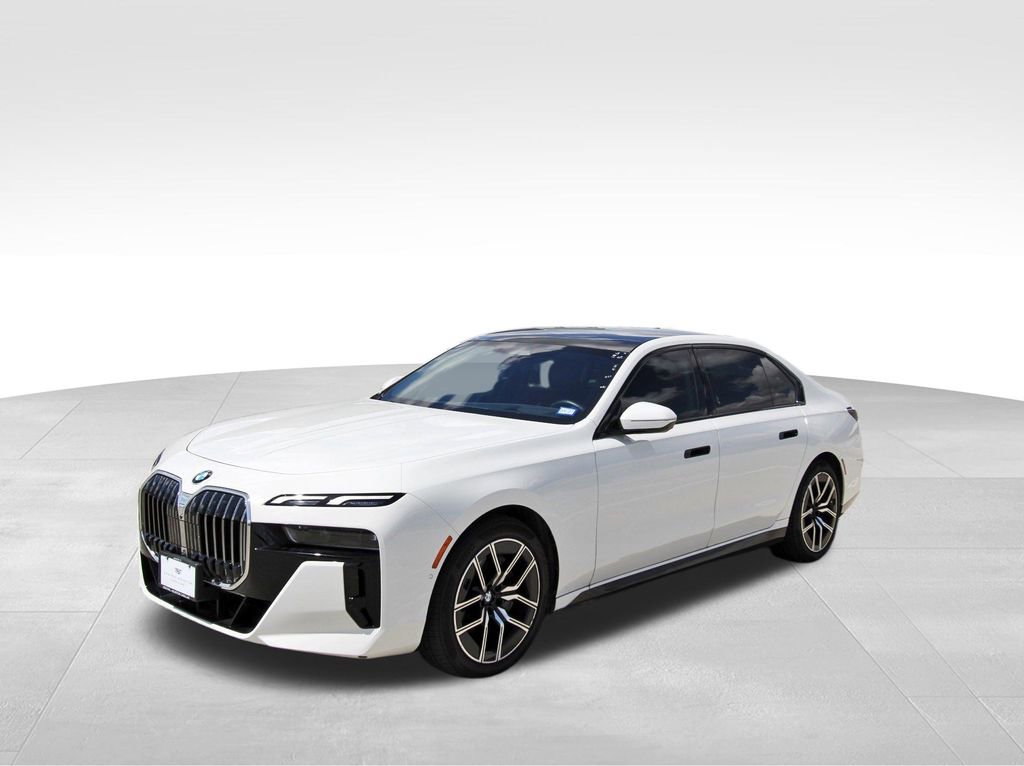 Used 2025 BMW 740i image 2