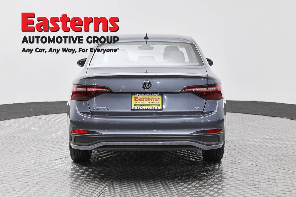 Used 2024 Volkswagen Jetta SE FWD image 7