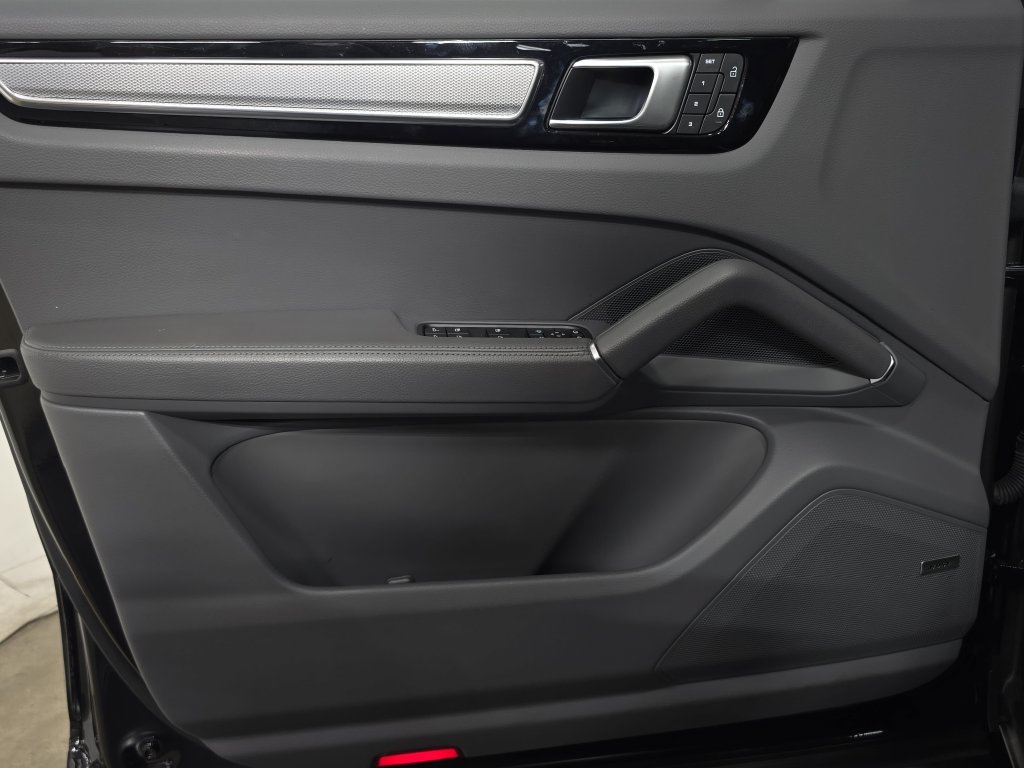Certified 2023 Porsche Cayenne S AWD/4WD image 22