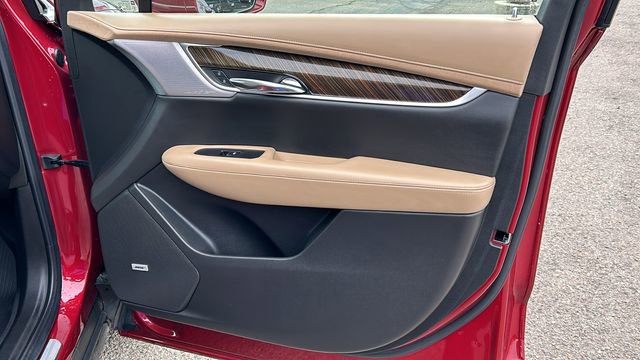 Used 2020 Cadillac XT6 Premium Luxury w/ Platinum Package image 10