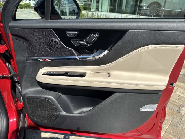 New 2026 Lincoln Corsair Premiere image 17