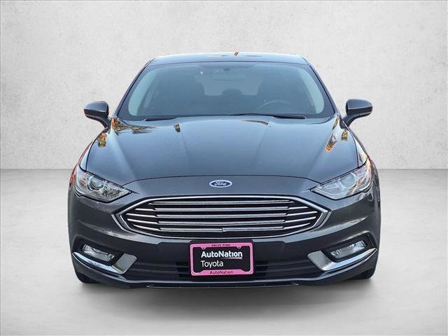 Used 2018 Ford Fusion SE w/ Equipment Group 201A FWD image 2