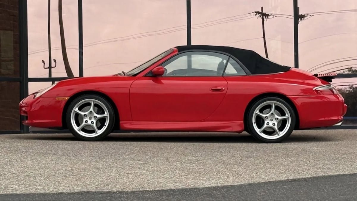 Used 2002 Porsche 911 Carrera 4 AWD/4WD image 10