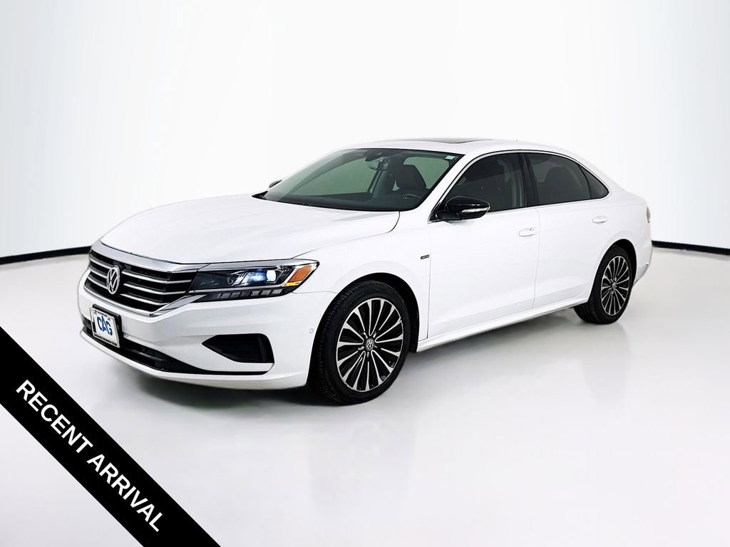 Used 2022 Volkswagen Passat 2.0T FWD image 1