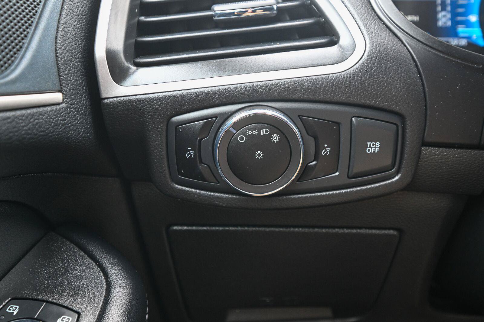 Used 2023 Ford Edge SEL AWD/4WD image 40