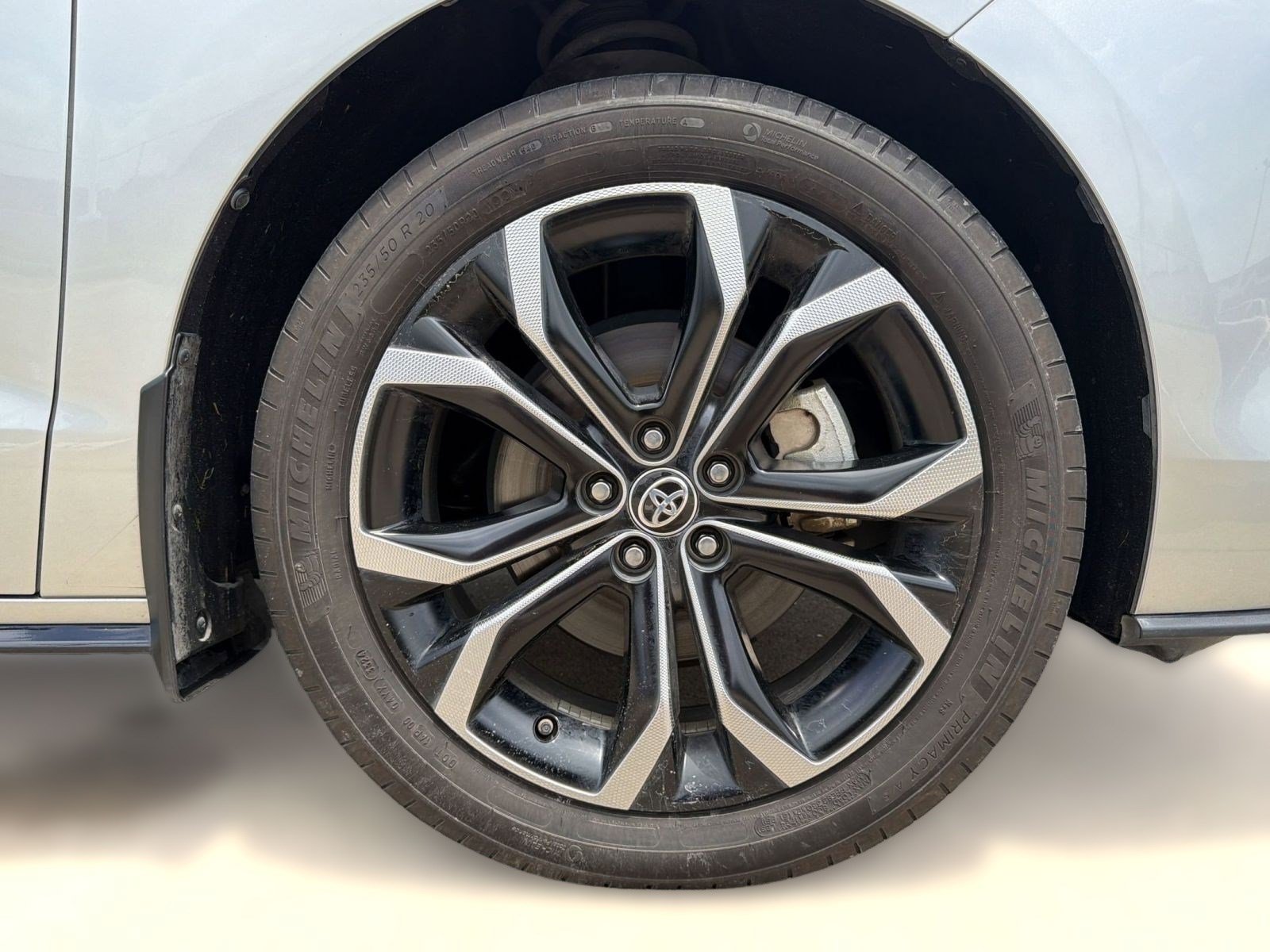 Used 2025 Toyota Sienna Platinum FWD image 10
