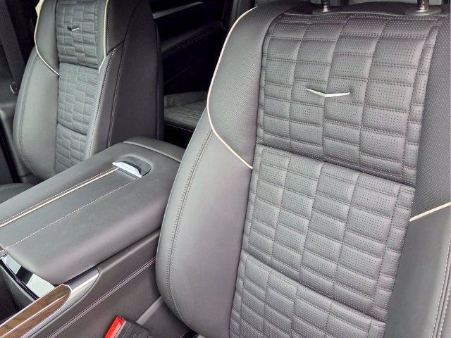 New 2026 Cadillac Escalade Platinum Sport w/ LPO, ONYX Package AWD/4WD image 15