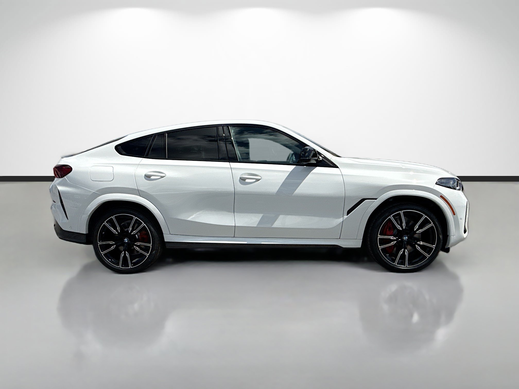 New 2027 BMW X6 M60i AWD/4WD image 2