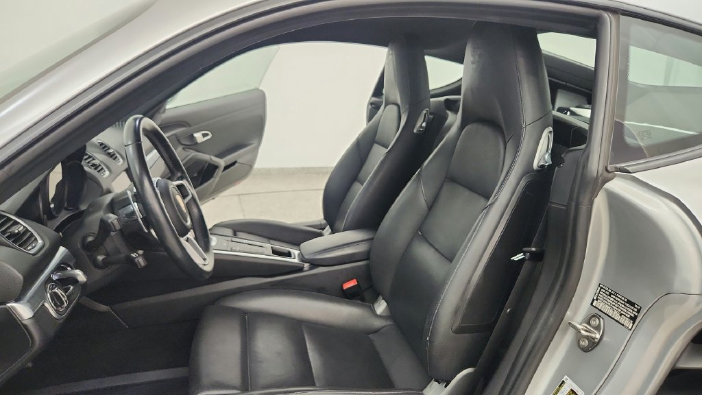 Used 2019 Porsche 718 Cayman S RWD image 24
