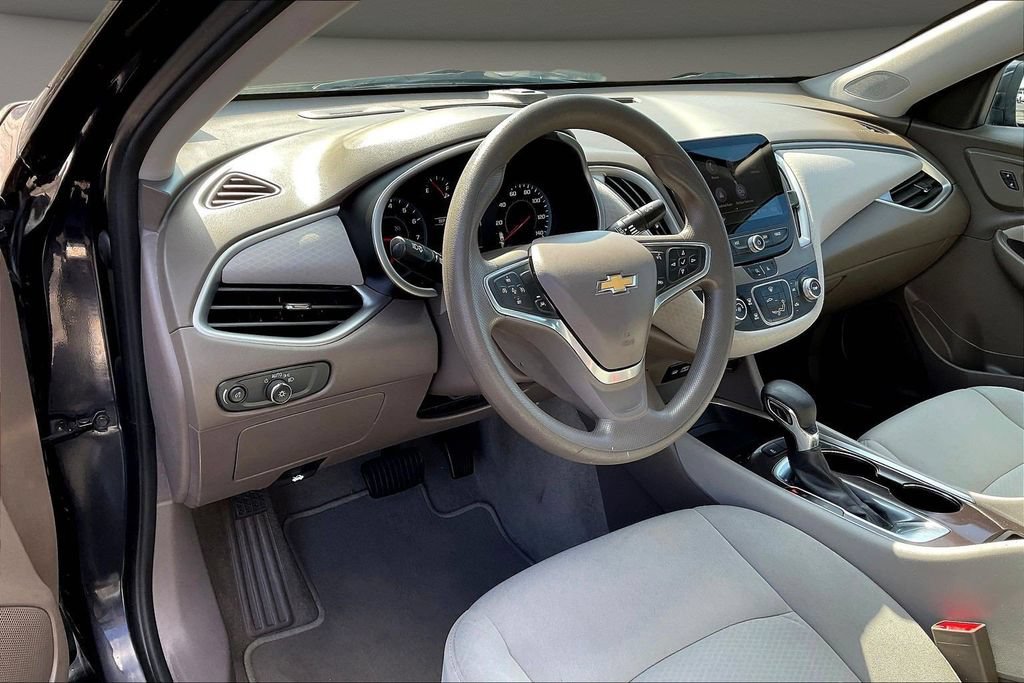 Used 2022 Chevrolet Malibu LS w/ Driver Confidence Package II FWD image 20