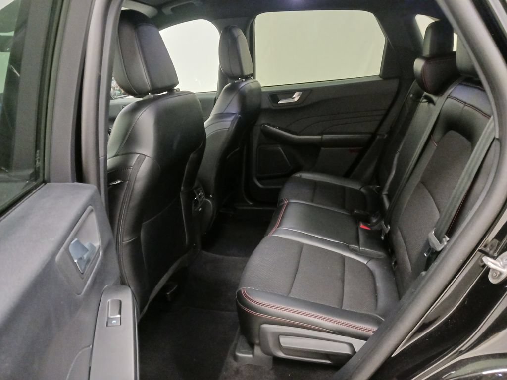 Used 2025 Ford Escape ST-Line AWD/4WD image 16
