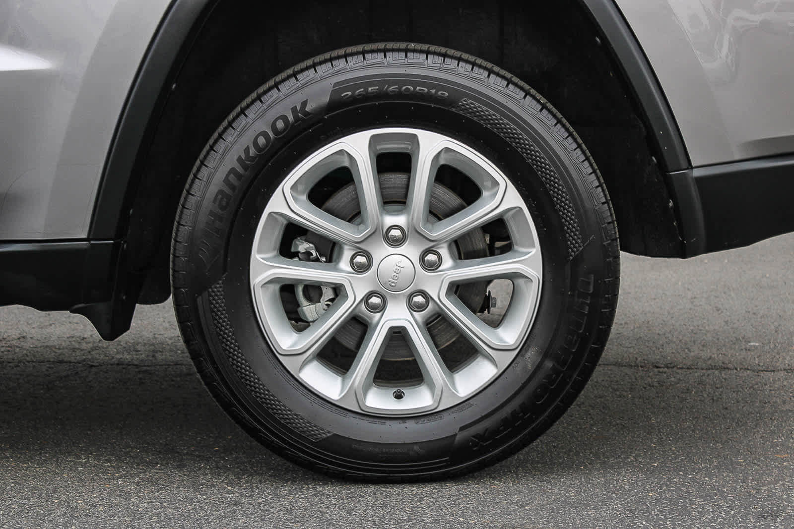 Used 2021 Jeep Grand Cherokee Laredo AWD/4WD image 10