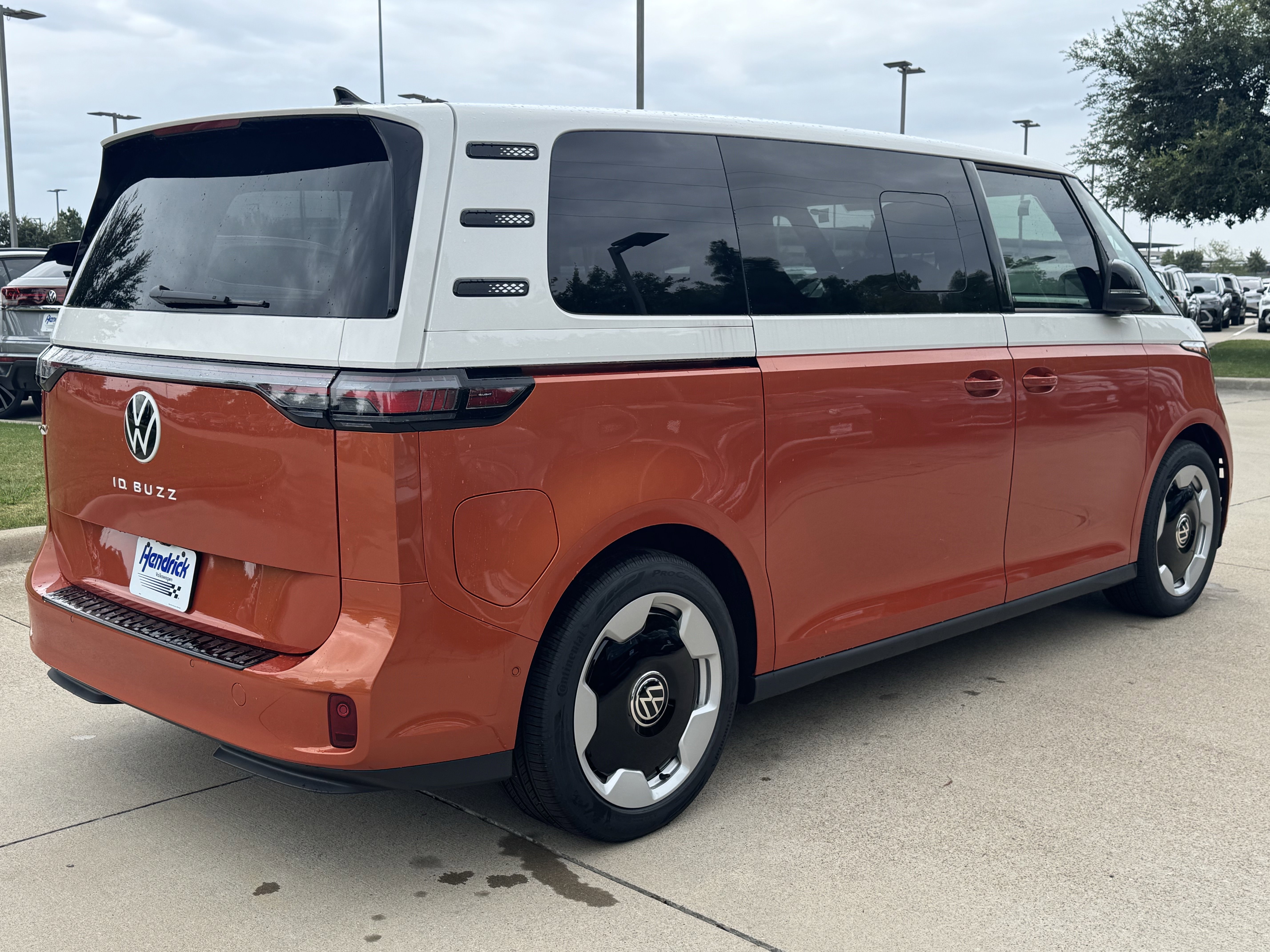 New 2025 Volkswagen ID. Buzz Pro S Plus image 5