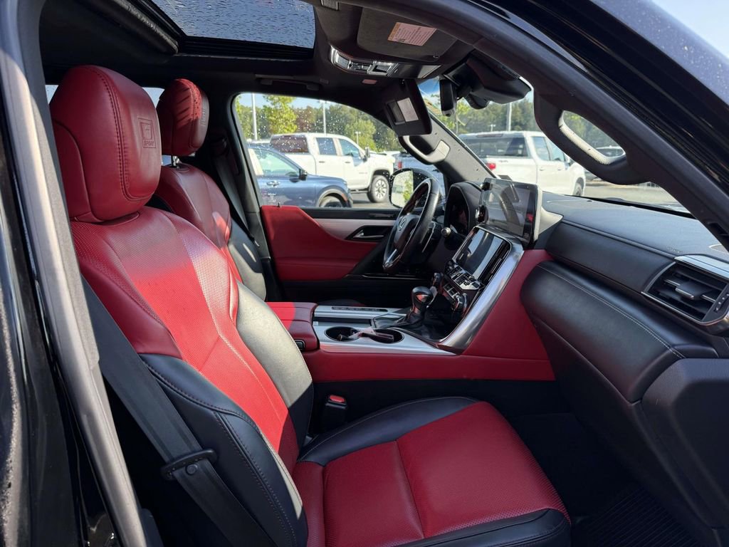 Used 2023 Lexus LX 600 F Sport w/ Accessory Package (Z1) AWD/4WD image 18