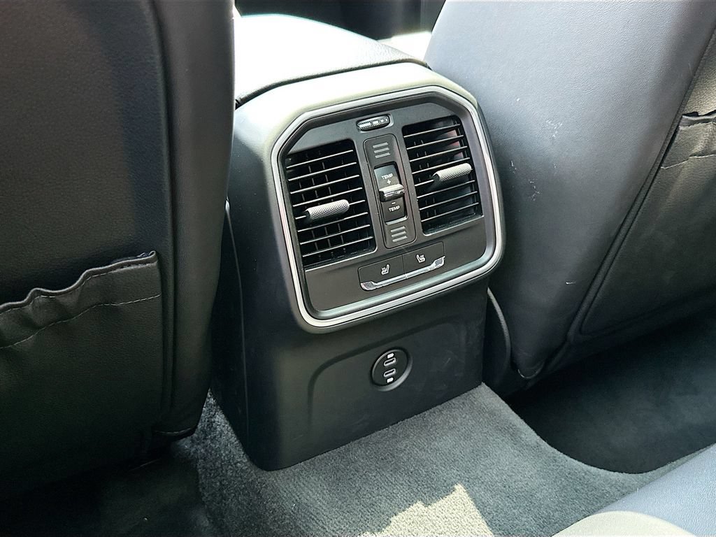 Certified 2025 Porsche Macan S AWD/4WD image 27