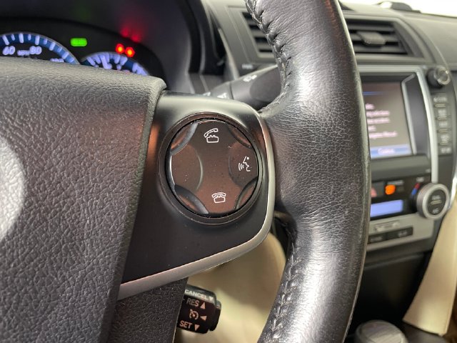 Used 2012 Toyota Camry XLE w/ Leather Pkg FWD image 10