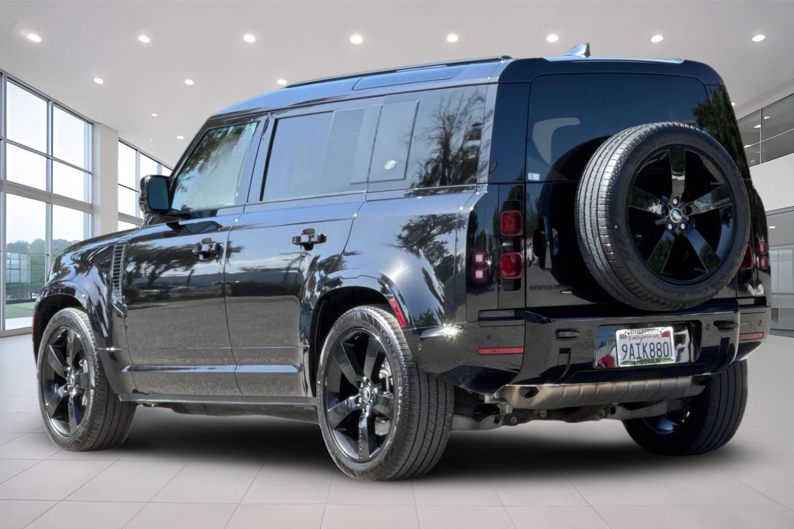 Used 2022 Land Rover Defender 110 X-Dynamic HSE AWD/4WD image 6