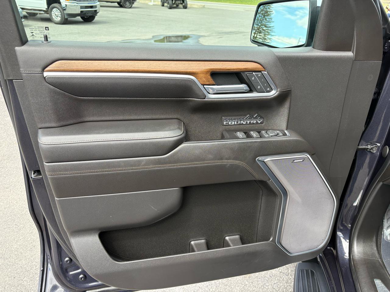 Used 2022 Chevrolet Silverado 1500 High Country w/ High Country Premium Package image 12