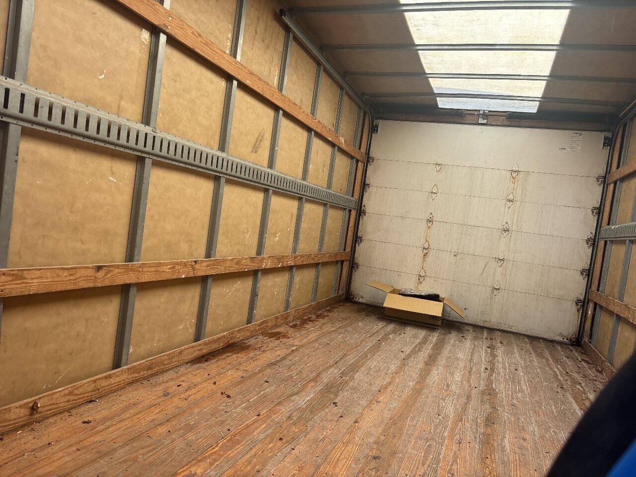 Used 2018 Ford E-350 and Econoline 350 Super Duty RWD image 15