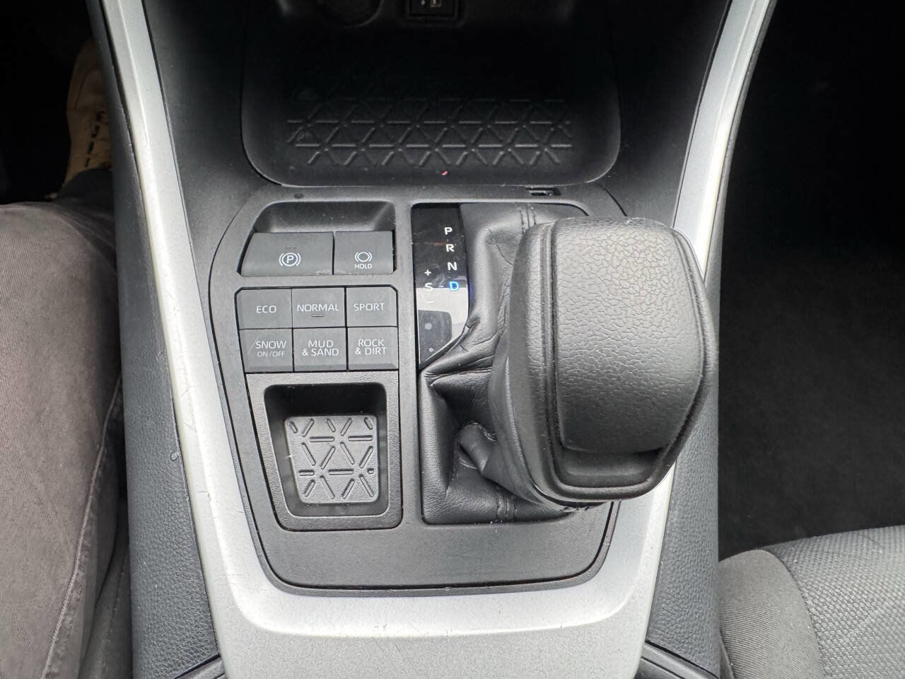 Used 2025 Toyota RAV4 XLE image 36