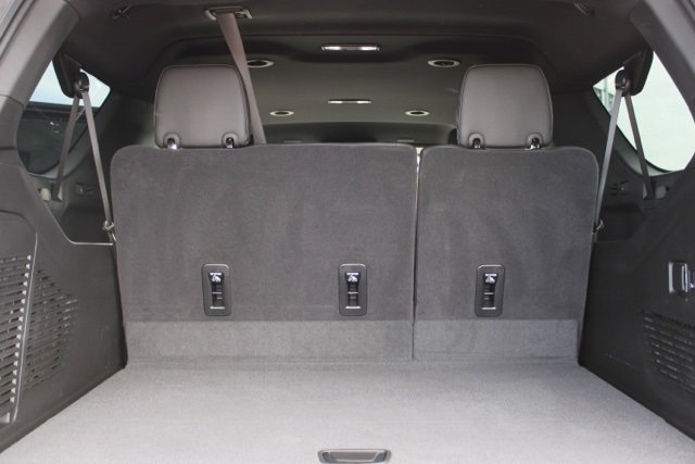 Used 2025 Chevrolet Suburban Premier image 14