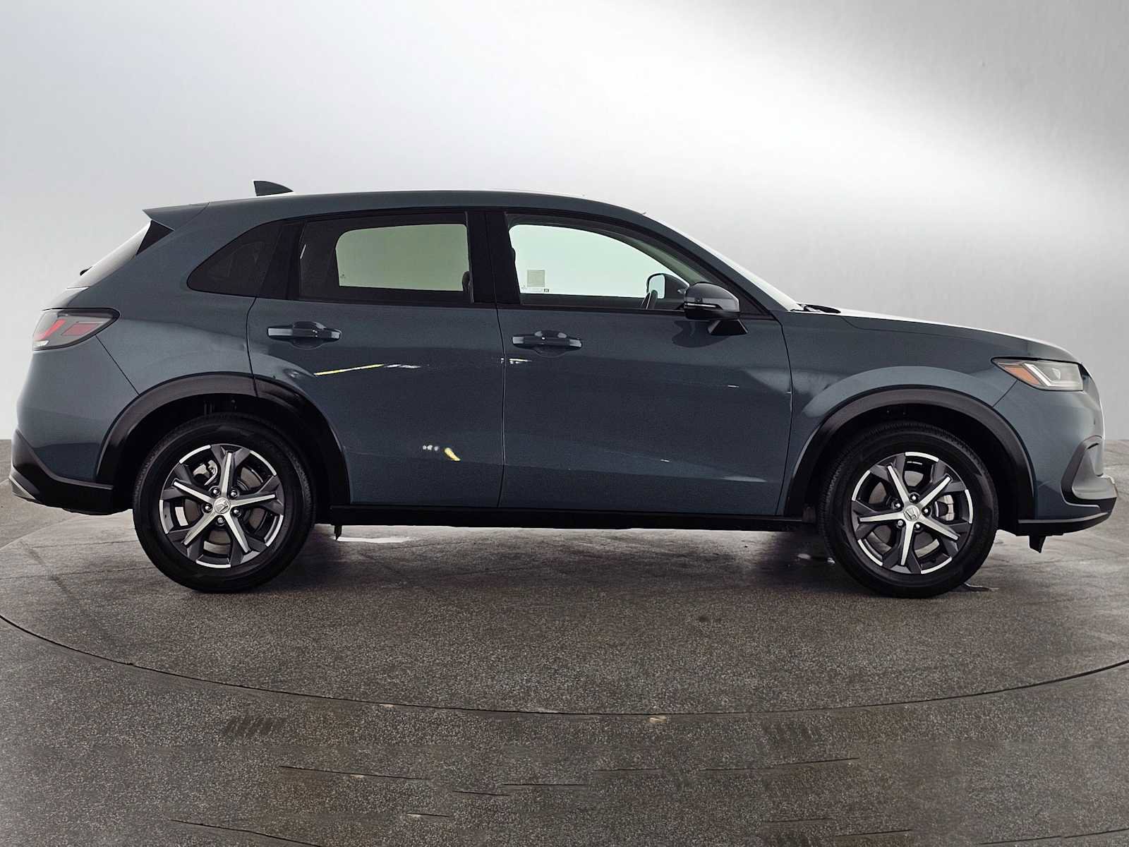 Used 2024 Honda HR-V EX-L image 2