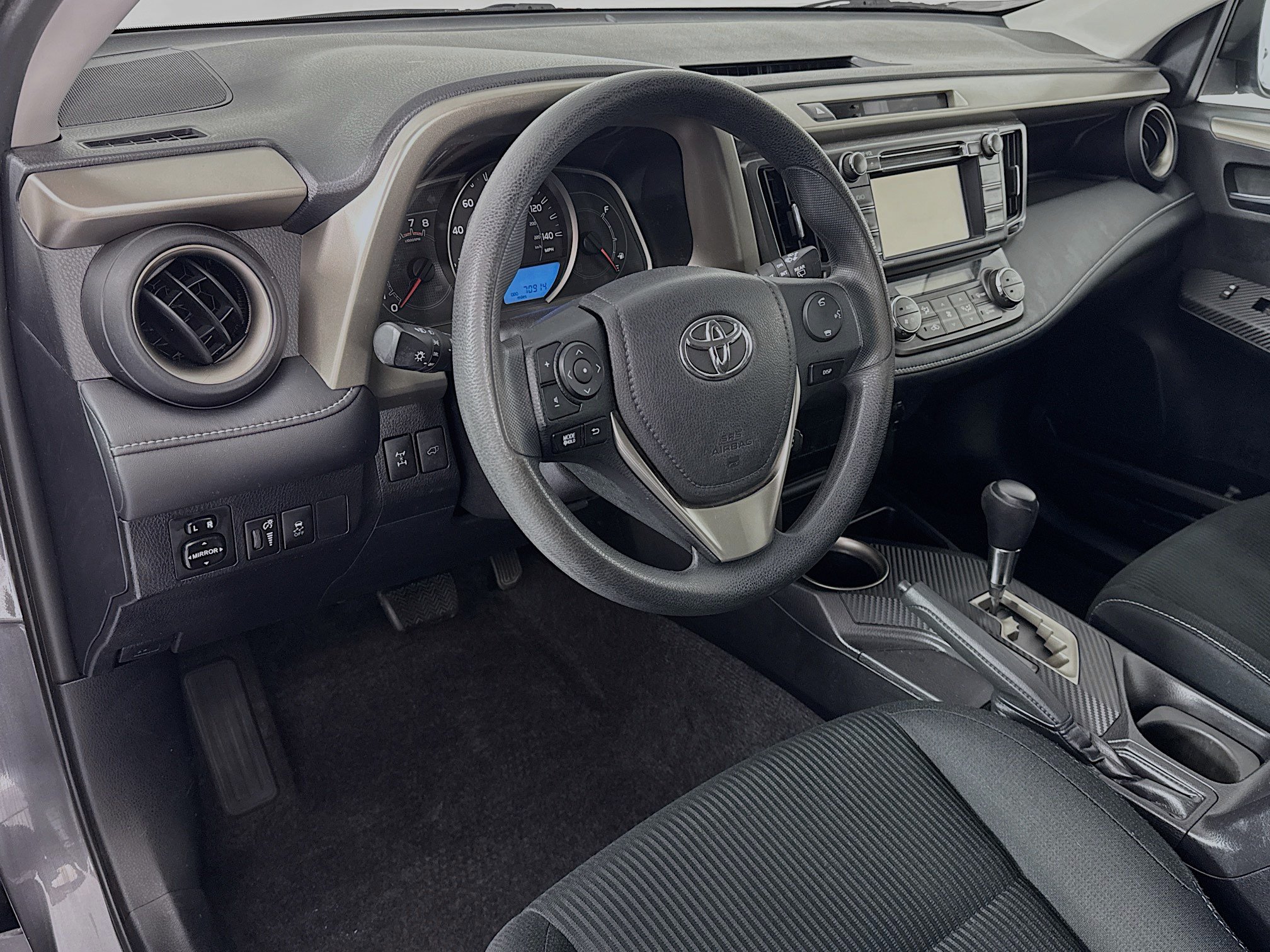 Used 2015 Toyota RAV4 XLE AWD/4WD image 9