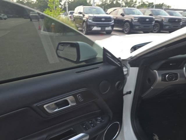 Used 2018 Ford Mustang Premium RWD image 11