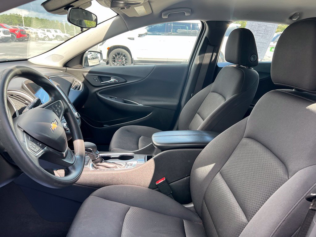 Used 2025 Chevrolet Malibu LT FWD image 8