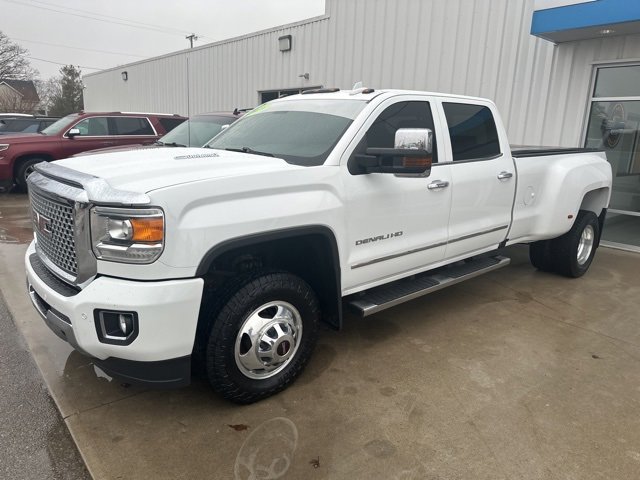 Used 2016 GMC Sierra 3500 Denali w/ Duramax Plus Package image 3